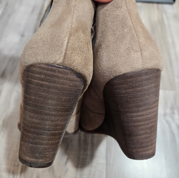 Women's NEW Jessica Simpson Ciandra Wedge Ankle Boots Booties Shoes Size 7.5 Tan - Picture 14 of 15